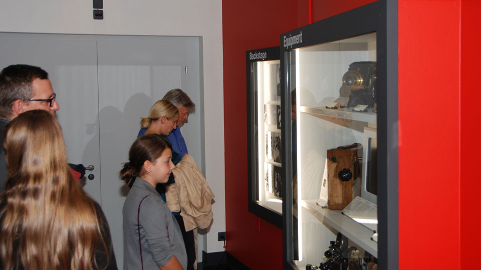 Es herrschte Reges Interesse bei den raren Fotos und Kameras...