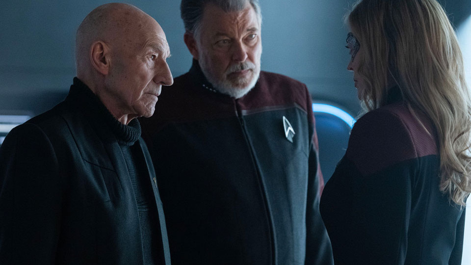 Picard (Patrick Stewart), Riker (Jonathan Frakes) und Seven (Jeri Ryan)