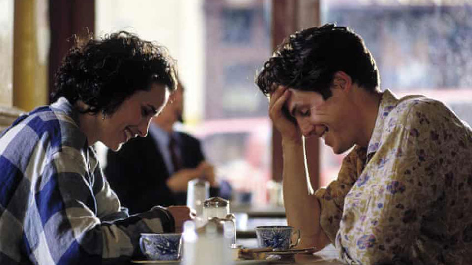 Carrie (Andie MacDowell) und Charles (Hugh Grant)