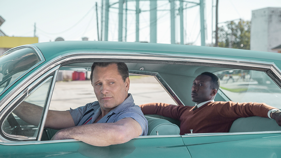 Tony (Viggo Mortensen) und der Jazz-Pianist Don (Mahershala Ali) begeben sich auf eine aussergewöhnliche Reise: