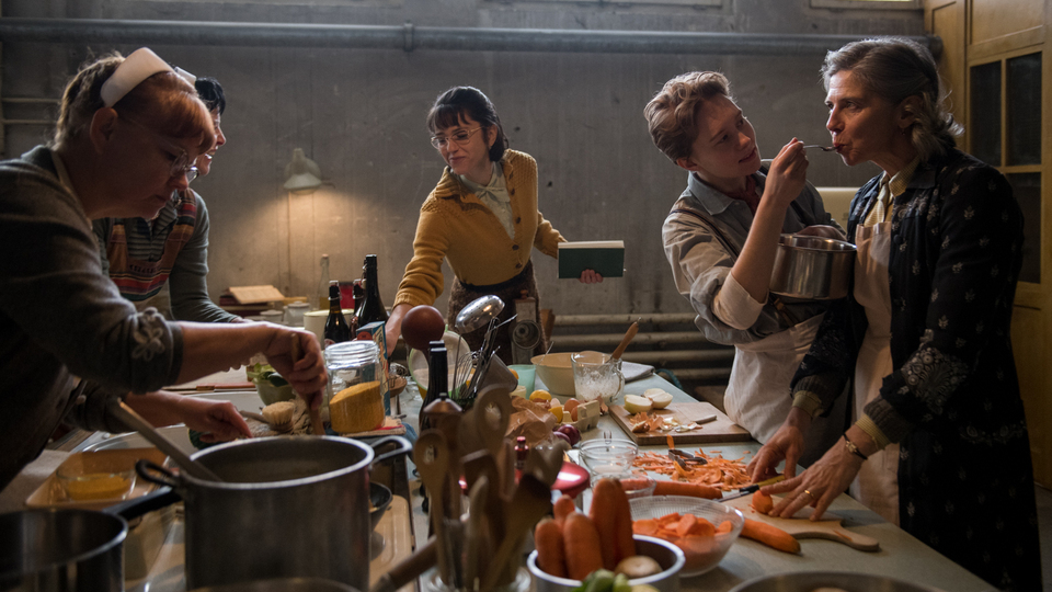 Die «Köchin und Hausfrau der Nation» wird schon bald populär und erhält jede Menge Fanpost.