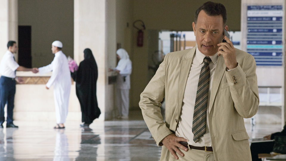 Alan Clay (Oscarpreistraeger Tom Hanks) hat enorme Schulden. Sein einziger Ausweg ist sein neuer Job, fuer den er allerdings nach Saudi-Arabien fliegen muss.