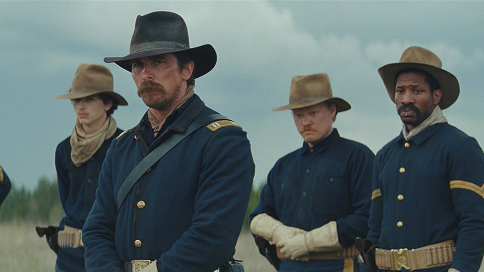 Corp. Molinor (Stafford Douglas), Capt. Blocker (Christian Bale), Wesley Quaid (Scott Shepherd) und Corp. Woodsen (Jonathan Majors)