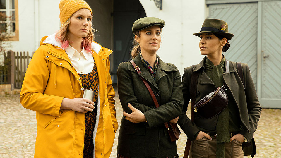 Eva (Rosalie Thomass), Marlene (Marie Burchard) und Bella (Almila Bagriacik) 