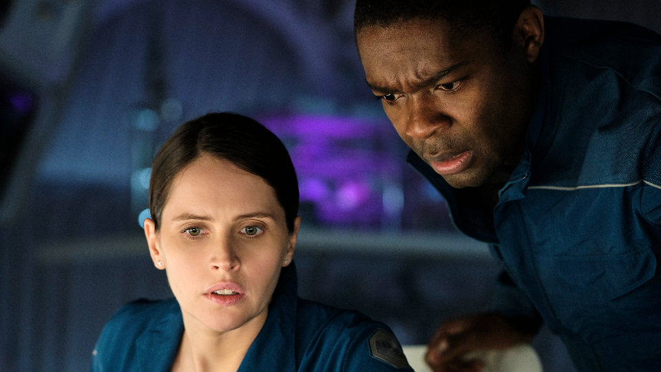 Um eine Gruppe von Astronauten (im Bild: Felicity Jones & David Oyelowo) zu kontaktieren,