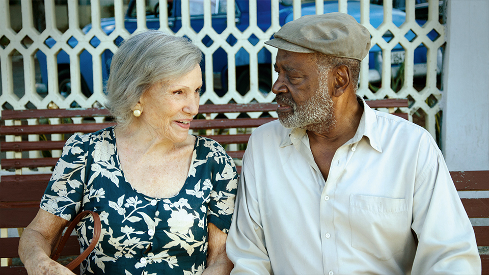 Candelaria (Verónica Lynn) und Victor Hugo (Alden Knigth)