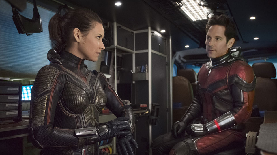 Zum Glück bekommt er bei seiner nächsten Mission Unterstützung von Hope alias THE WASP (Evangeline Lilly).