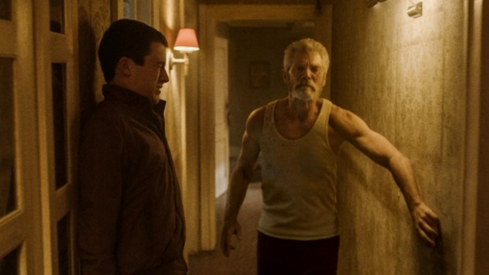 Alex (Dylan Minnette) und Der Blinde Man (Stephen Lang)