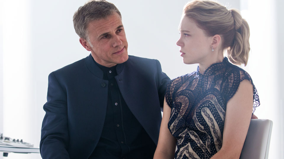  Boesewicht Franz (Christoph Waltz) stellt Bond-Girl Madeleine (Lea Seydoux) zur Rede.