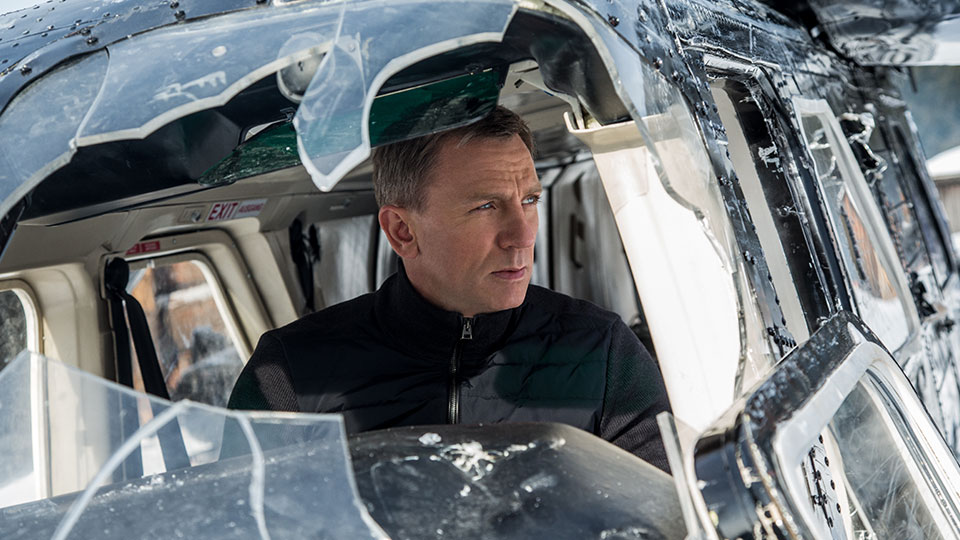  Gefahren lauern fuer James Bond (Daniel Craig) ueberall - sogar in den Bergen.