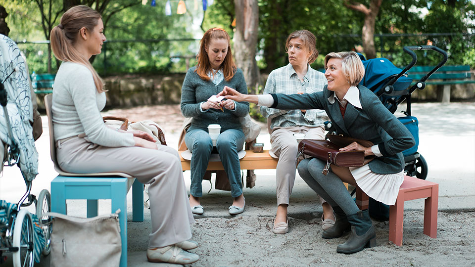 Marie (Julia Jentsch) und Jenny (Marlene Morreis) und Petra (Tini Pruefert) und Melinda (Mareile Blendl)