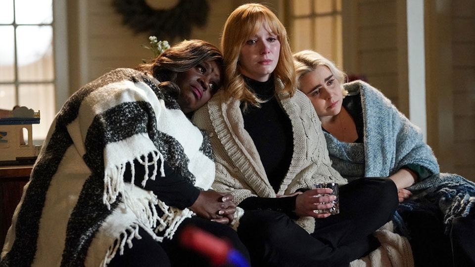 Ruby (Retta), Beth (Christina Hendricks) und Annie (Mae Whitman)