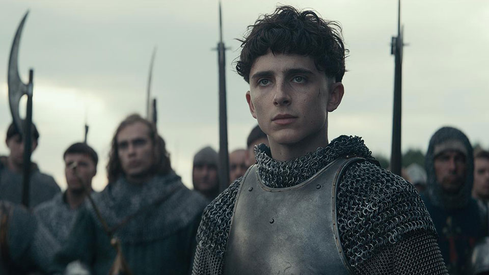 Als sein tyrannischer Vater ums Leben kommt, muss der junge Heinrich (Timothée Chalamet) plötzlich den Thron übernehmen