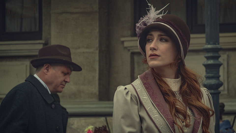 Ezra (Hazal Kaya)