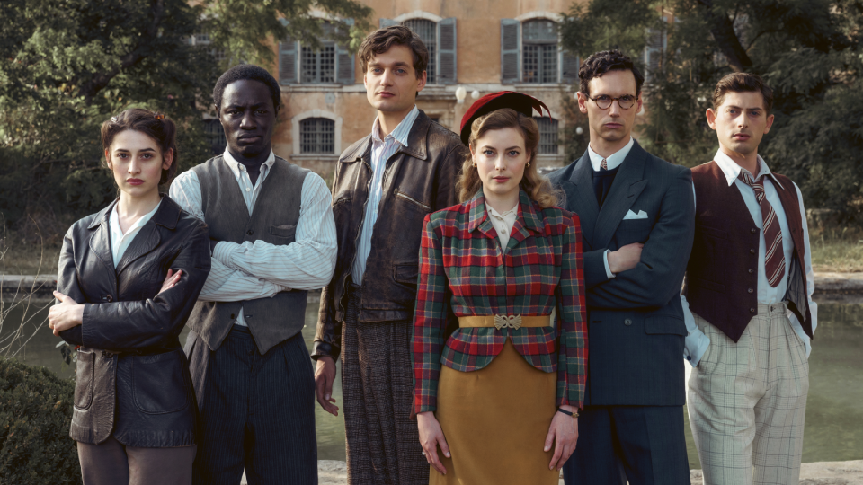 Lisa (Deleila Piasko), Paul (Ralph Amoussou), Albert (Lucas Englander), Mary-Jayne (Gillian Jacobs), Varian (Cory Michael Smith) & Thomas (Amit Rahav)