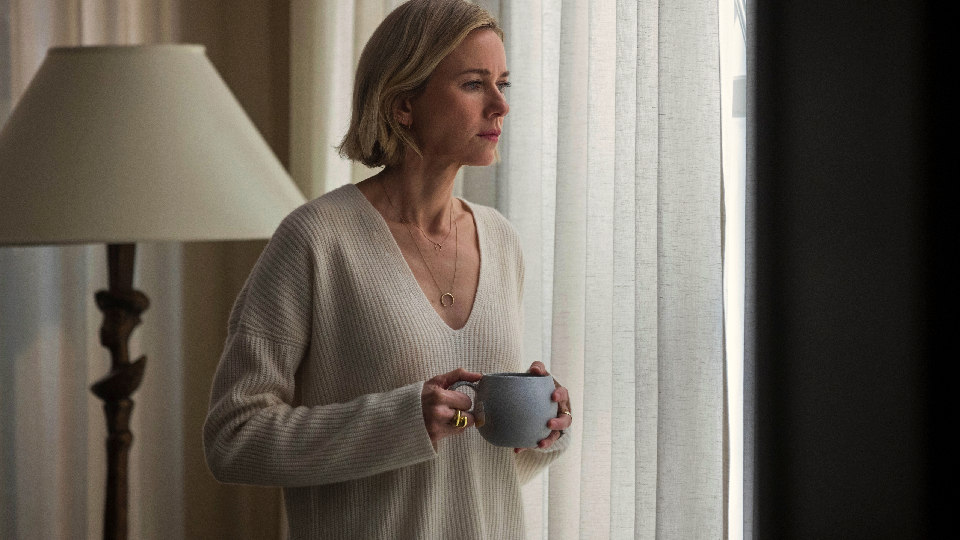 Nora (Naomi Watts)