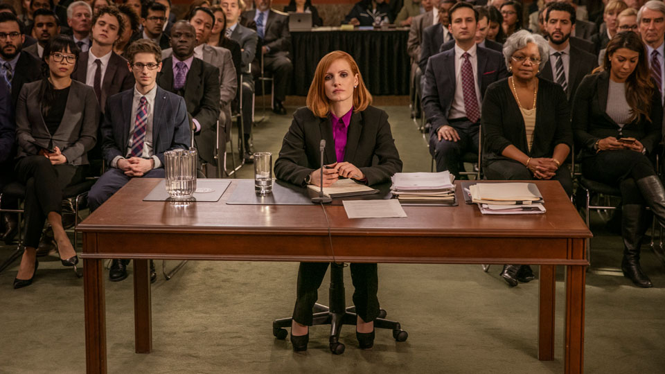 Selbstbewusst und skrupellos, die Lobbystin Miss Sloane (Jessica Chastain) ist in ihrem Element.