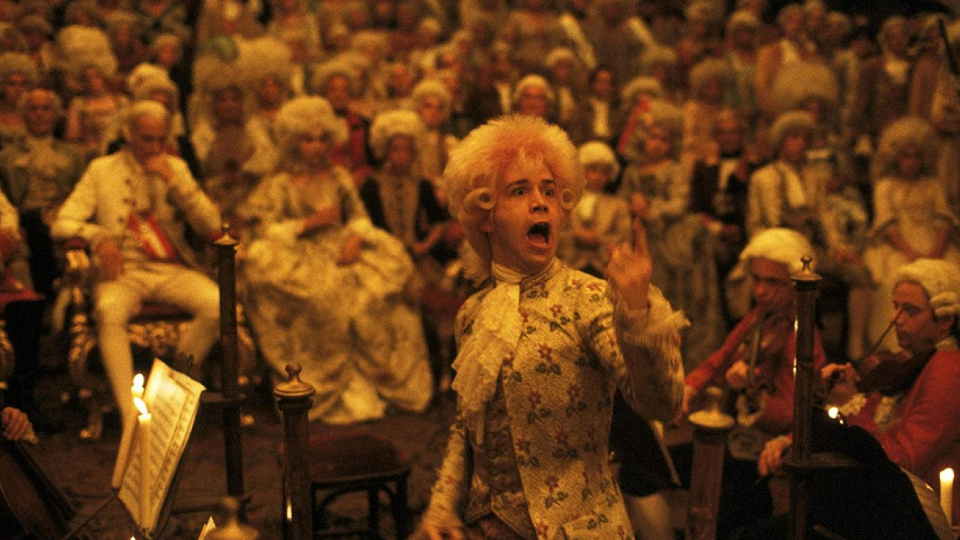 Wolfgang Amadeus Mozart (Tom Hulce)