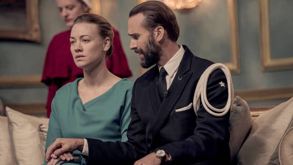 June Osborne (Elisabeth Moss),  Serena Joy Waterford  (Yvonne Strahovski) Fred Waterford (Joseph Fiennes).