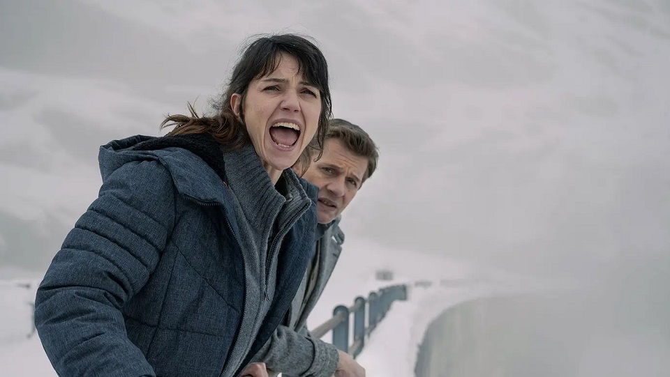 Rosa Wilder (Sarah Spale) und Manfred Kägi (Marcus Signer)