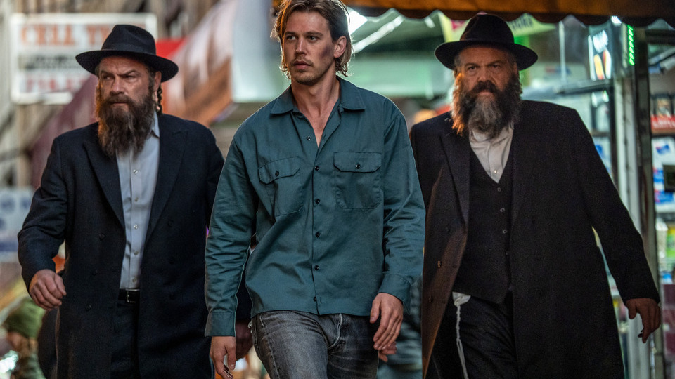 Hank (Austin Butler)