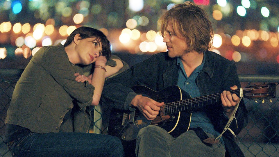 Franny (Anne Hathaway) und James Forester (Johnny Flynn)