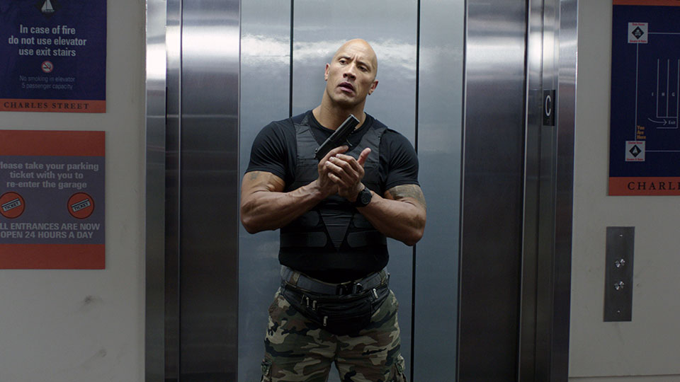 Bob (Dwayne Johnson) ist ein skrupelloser CIA-Agent und das nachdem er als Kind immer nur der Nerd war.