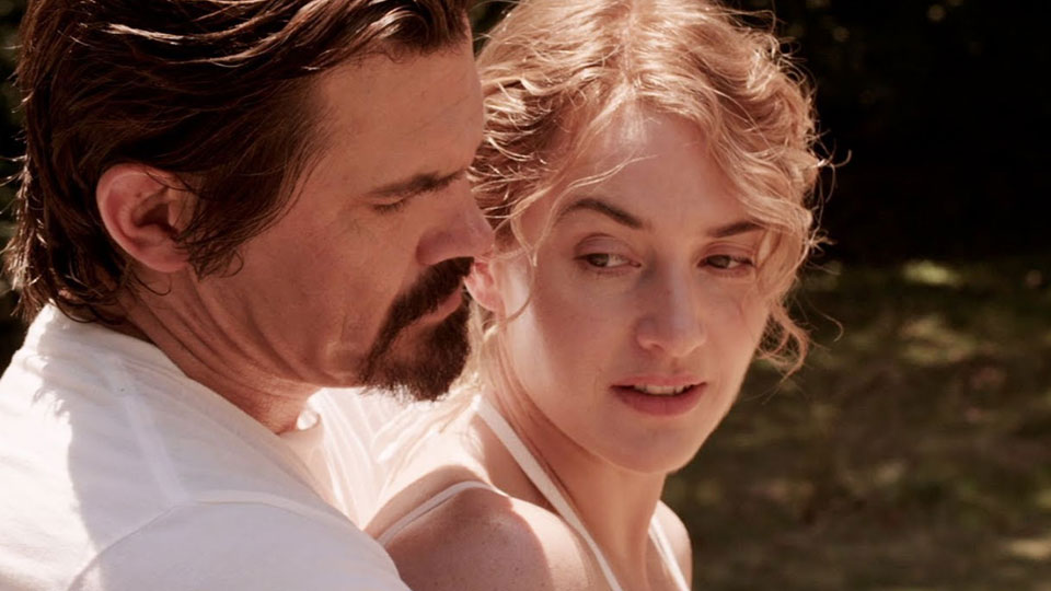 Frank (Josh Brolin), Adele (Kate Winslet)