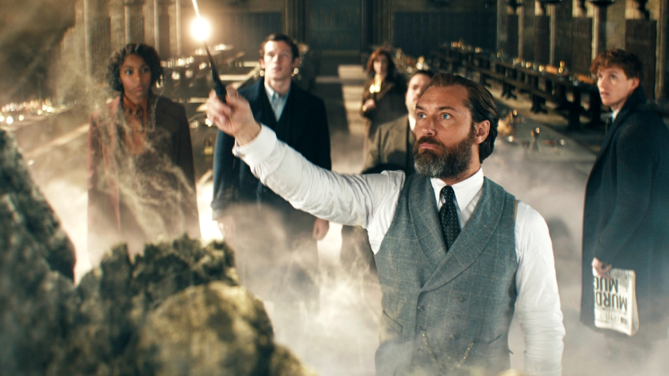 Dumbledore (Jude Law) braucht wieder Newt Scamanders (Eddie Redmayne) Hilfe 