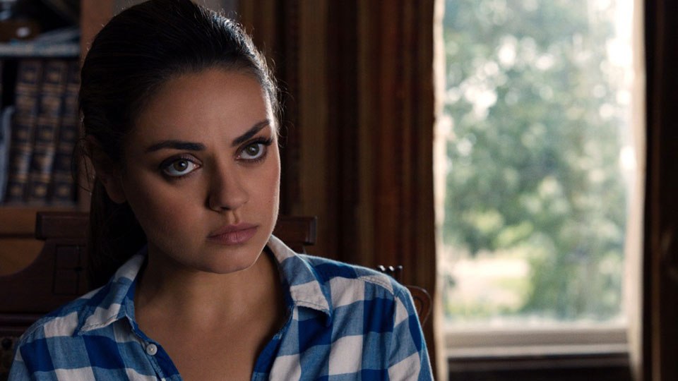 In JUPITER ASCENDING erfaehrt Jupiter (Mila Kunis), dass sie die Nachfolgerin einer gottaehnlichen Herrscherin aus dem All ist und schon bald ueber die Erde regieren darf