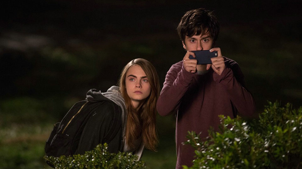 Margo (Cara Delevingne), Quentin (Nat Wolff)