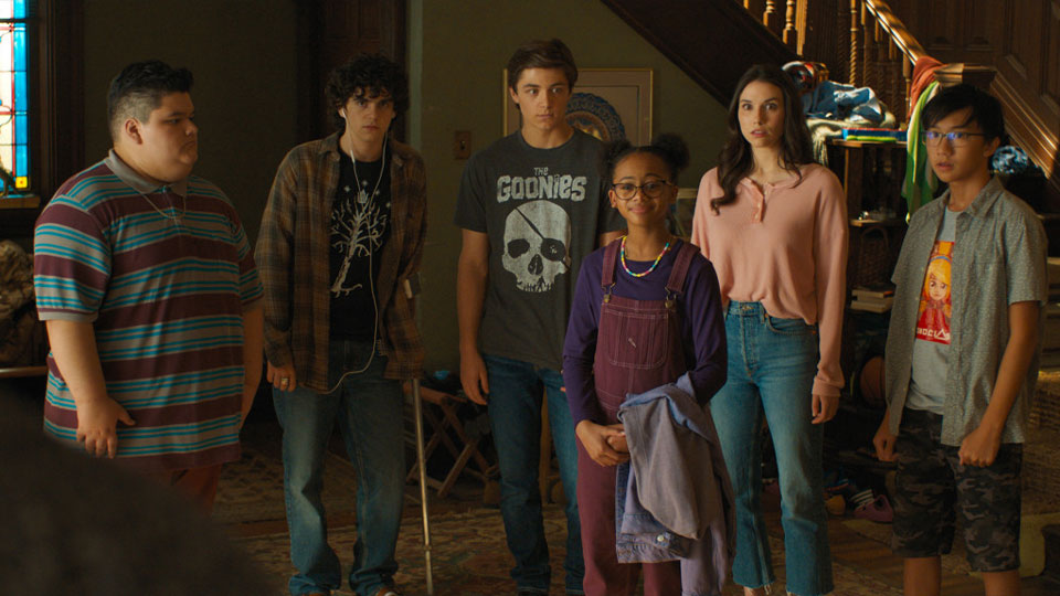 Mary (Grace Caroline Currey), Pedro (Jovan Armand), Billy (Asher Angel), Freddy (Jack Dylan Grazer),- Eugene (Ian Chen) und Darla (Faithe Herman)