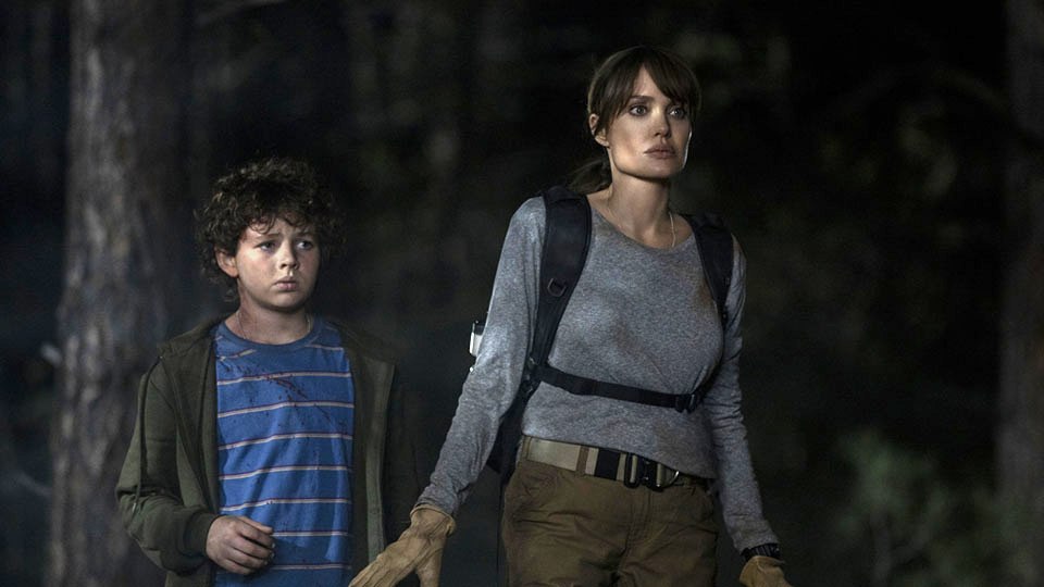 Connor (Finn Little) und Hannah (Angelina Jolie) 
